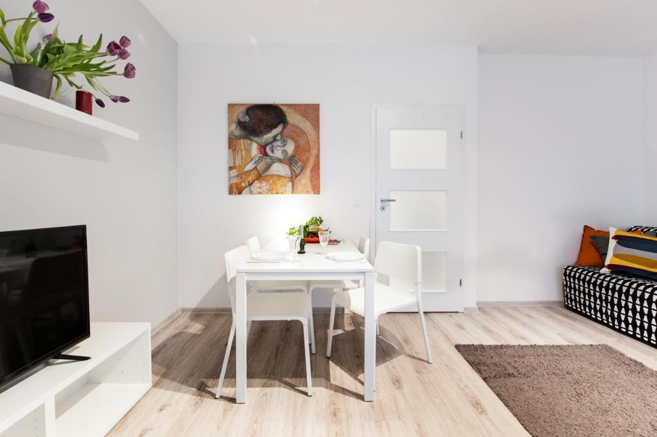 Апартаменты Project Comfort Apartament Dywizjonu 303 175/8 Warszawa Экстерьер фото