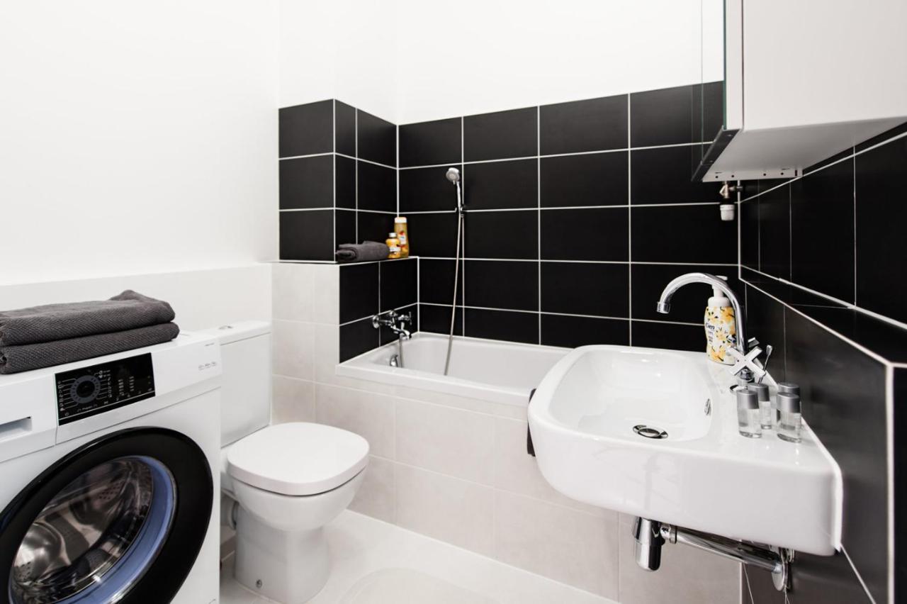 Апартаменты Project Comfort Apartament Dywizjonu 303 175/8 Warszawa Экстерьер фото